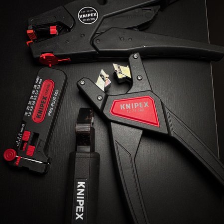 Several stripping tools from Knipex.